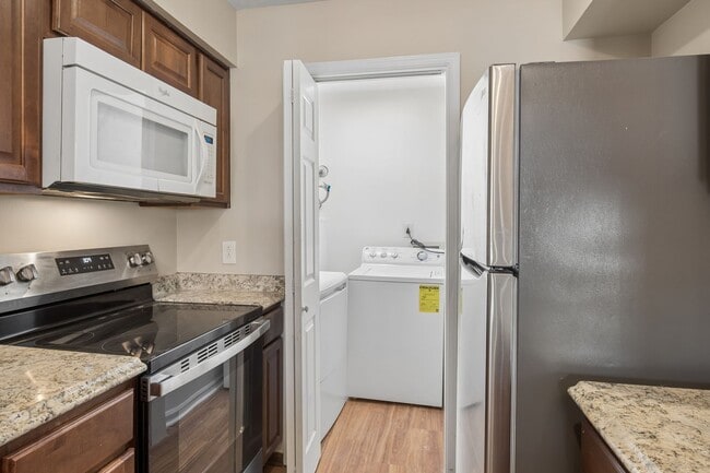 Building Photo - 3908 Buchanan Dr