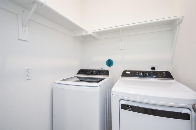 Building Photo - 5115 Murillo Dr
