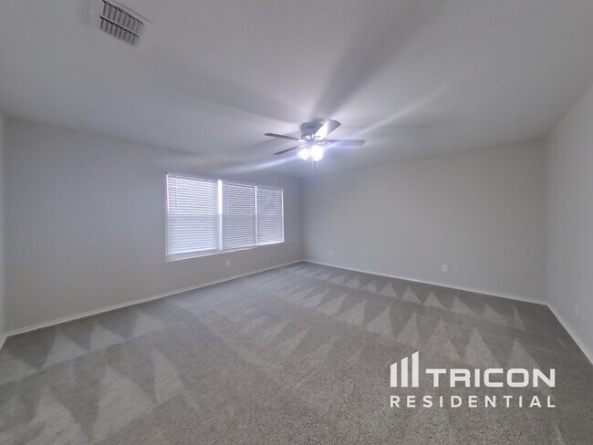 Building Photo - 2511 Sunset Bend