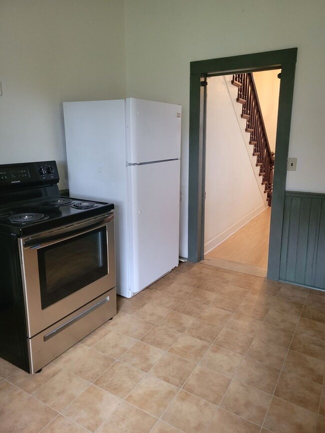 Primary Photo - Uptown Port Townsend Home