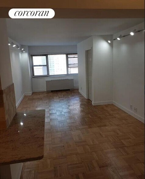 Building Photo - 345 E 56th St