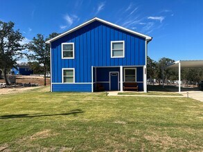 Building Photo - 3 bedroom with extra living area & office-Azle on half acre lots