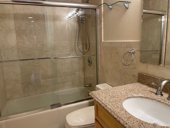 Building Photo - 20 Webster St