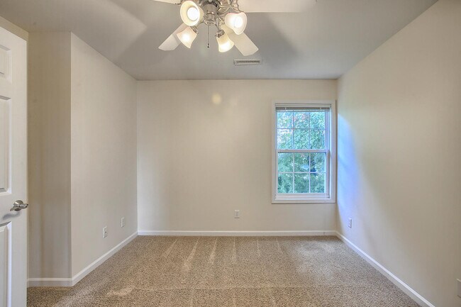 Bedroom one - 304 Windwood Ct