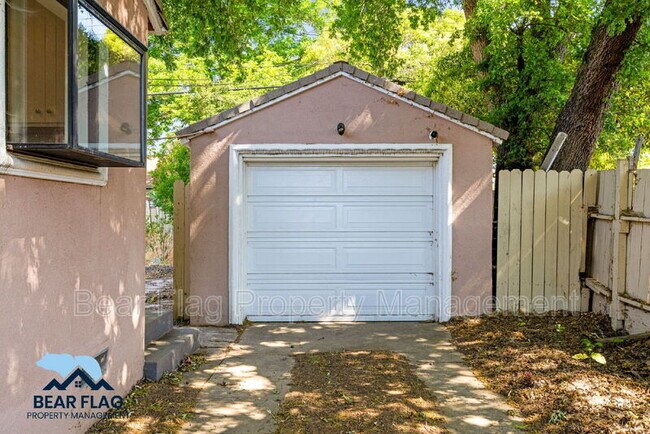 Building Photo - 4551 Orinda Way