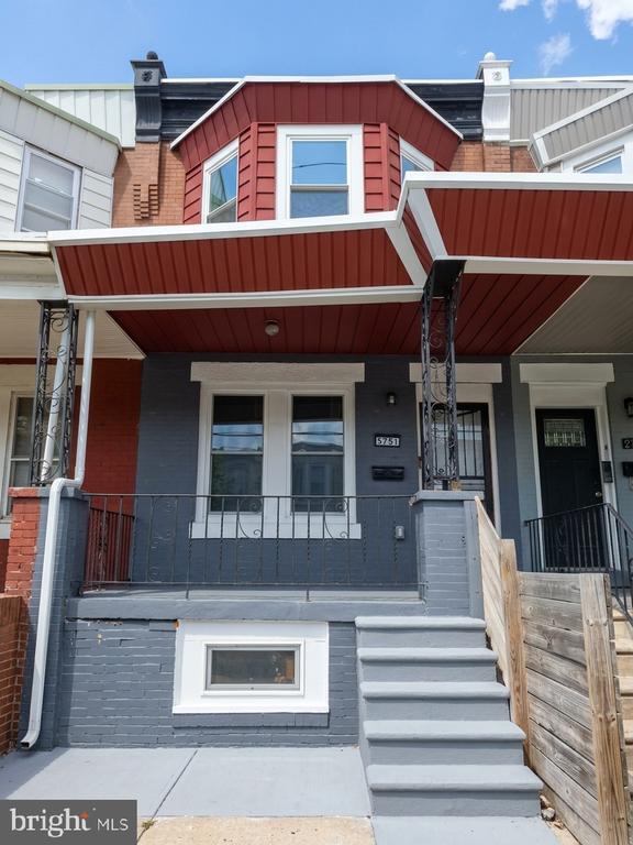 Building Photo - 5751 Larchwood Ave