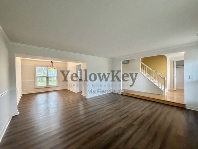 Building Photo - 728 Buffalo Cir