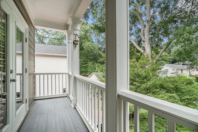 Building Photo - Charleston-Style East Atlanta Entertainer'...