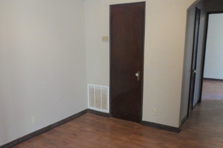 Building Photo - 5712 Phillips Ave
