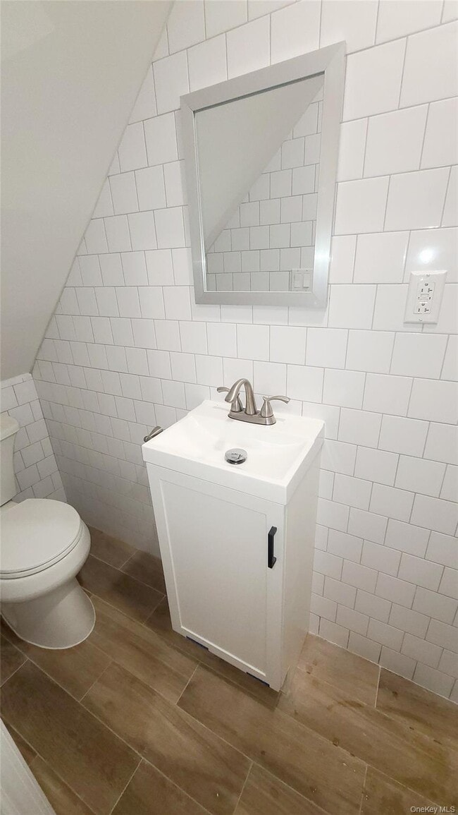 Building Photo - 68-11 Dartmouth St