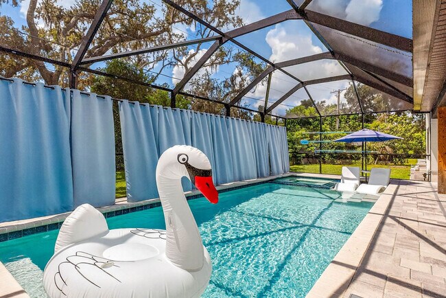 Building Photo - 319 Brentwood Dr