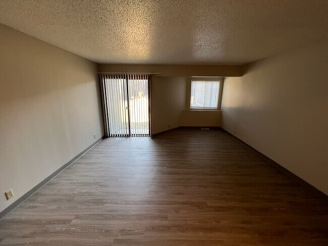 Building Photo - Multi-family Apartment Community