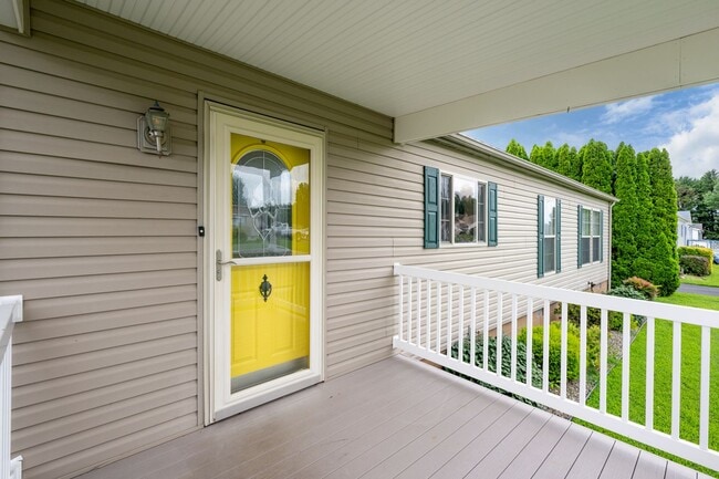 Building Photo - Milton Gem for Rent! Spacious 3BR Home, pe...