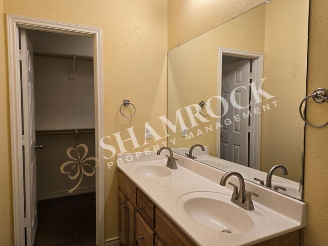 Building Photo - 826 Chambers Creek Cir