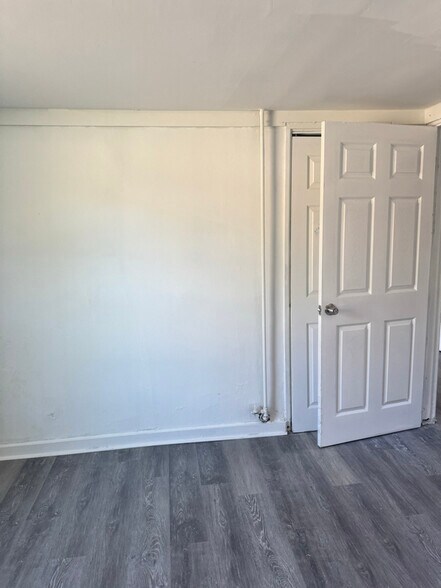 Building Photo - 498 Ibex St