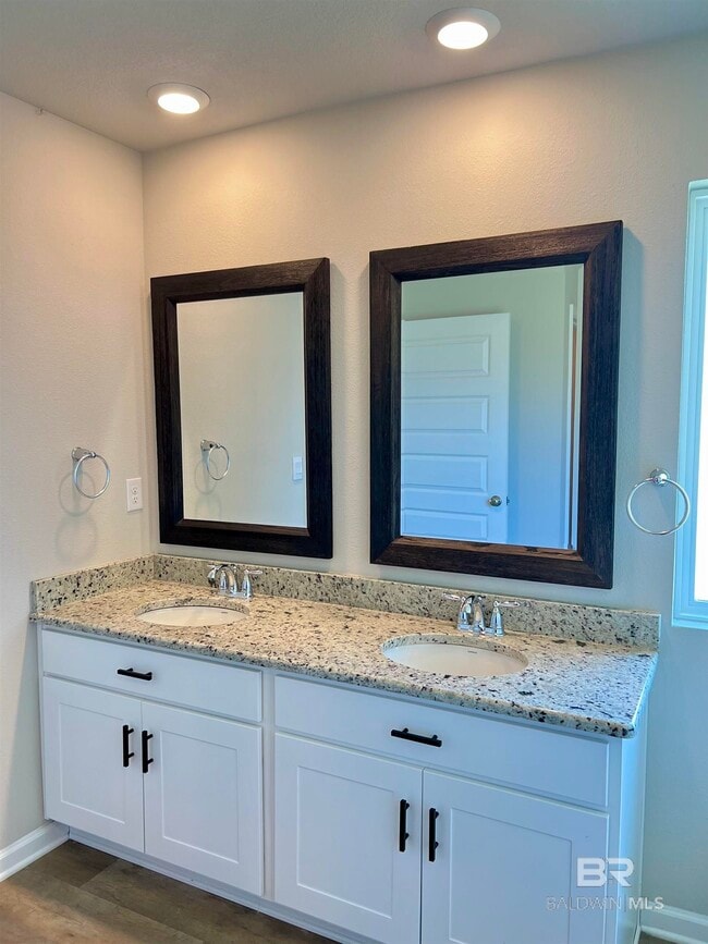 Building Photo - 23105 Shadowridge Dr