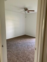 Building Photo - 9720 Leland Ln