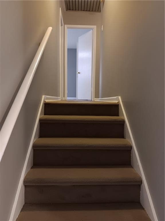 Building Photo - 1415 Bubbling Creek Rd NE