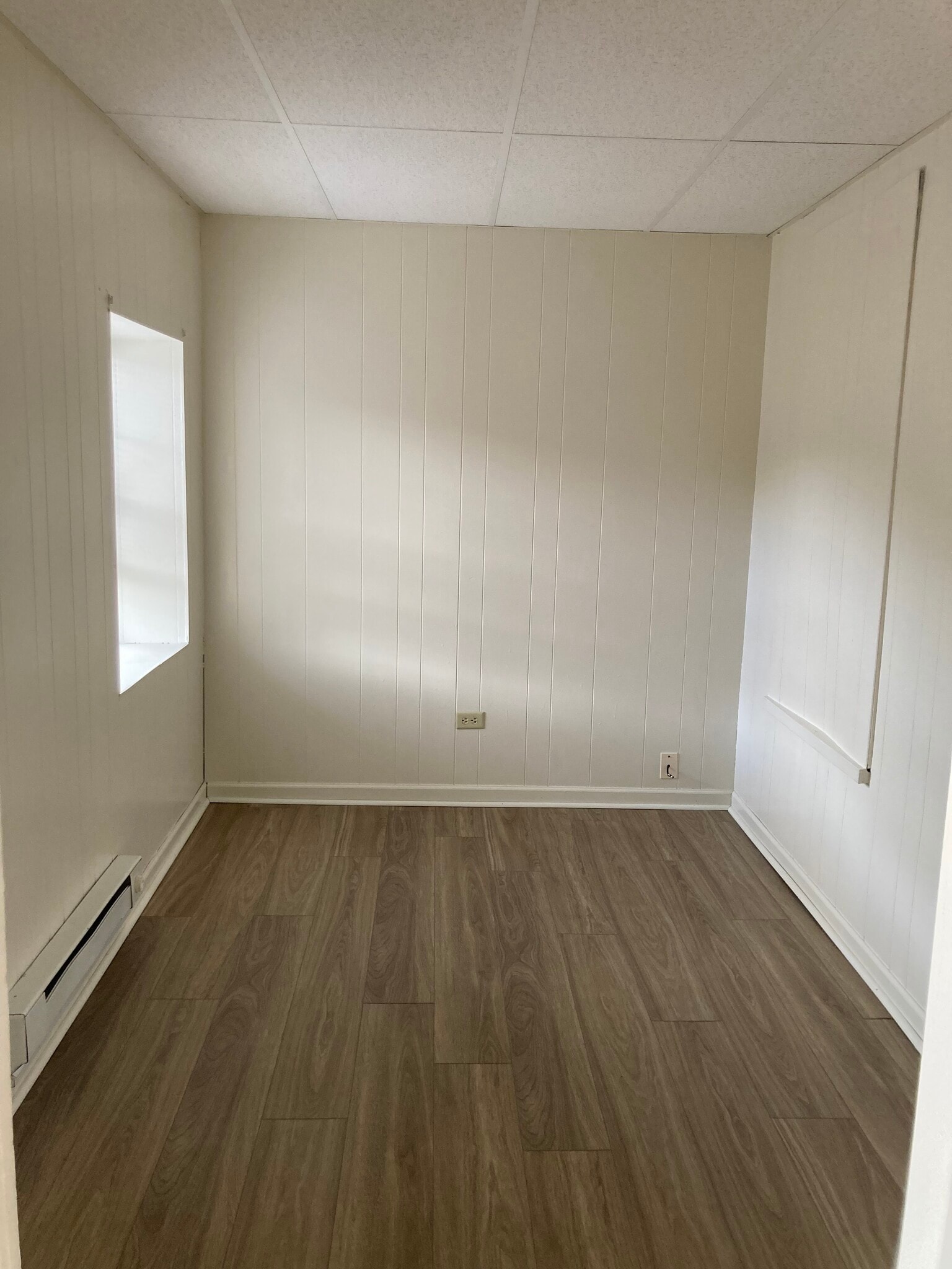 Building Photo - 12 W Southern Ave