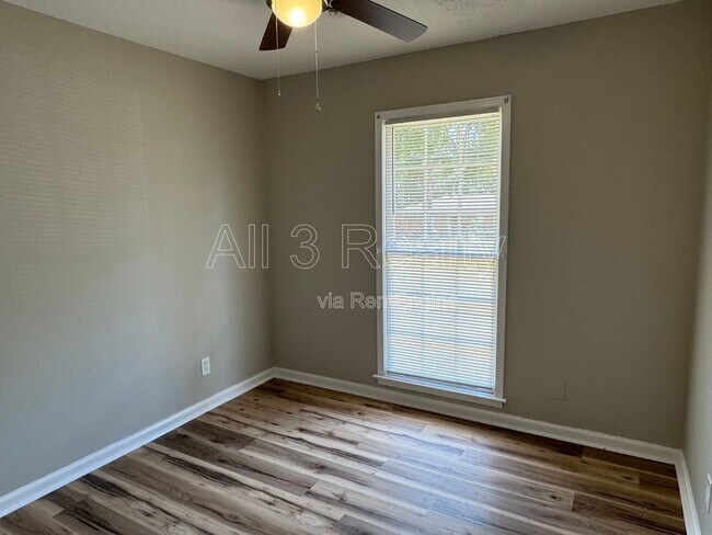 Building Photo - 457 Mulligan Dr
