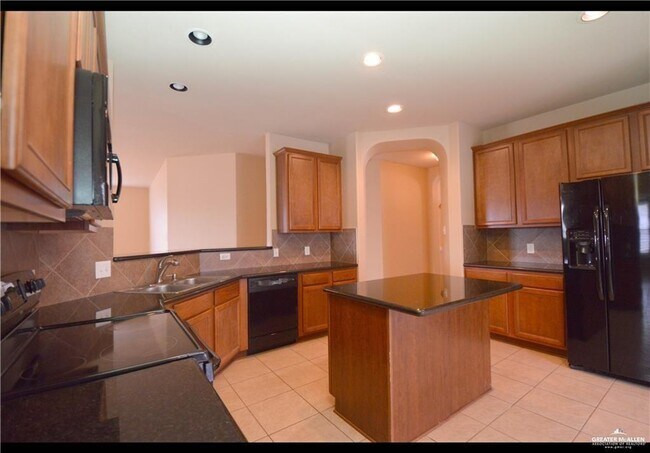 Building Photo - 20 Santa Lydia St