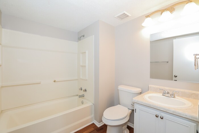 Building Photo - 1504 Chelsea Downs Dr NE