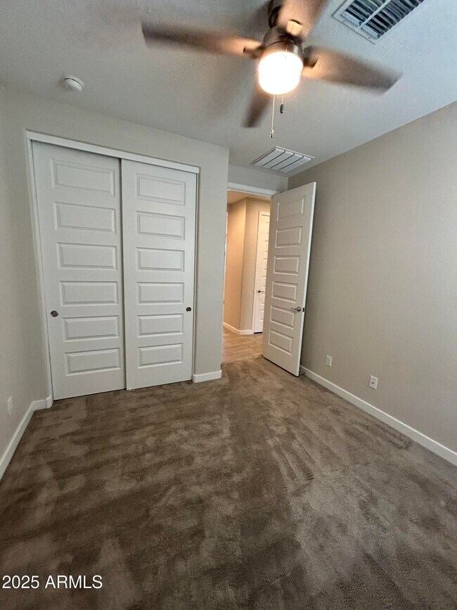 Building Photo - 6581 S Abbey Ln
