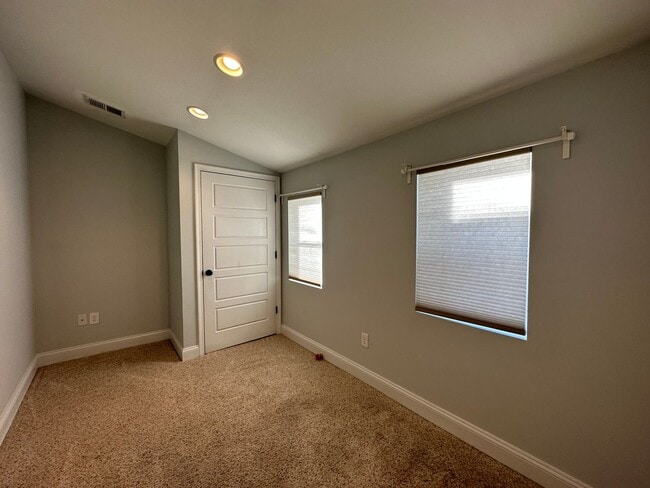 Building Photo - Charming 3 Bedroom/2.5 Bathroom Townhome in Fells Point, Baltimore, MD!