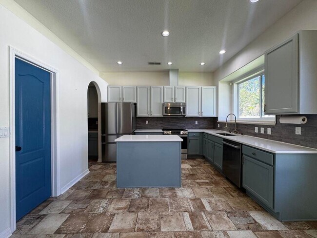 Building Photo - 39 Woodhollow Ln