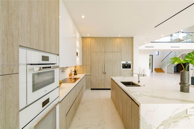 Building Photo - 1248 NE 89th St