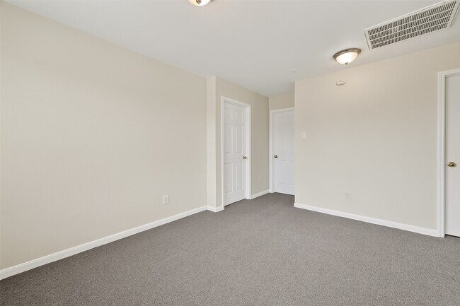 Building Photo - 7351 Parkland Manor Dr