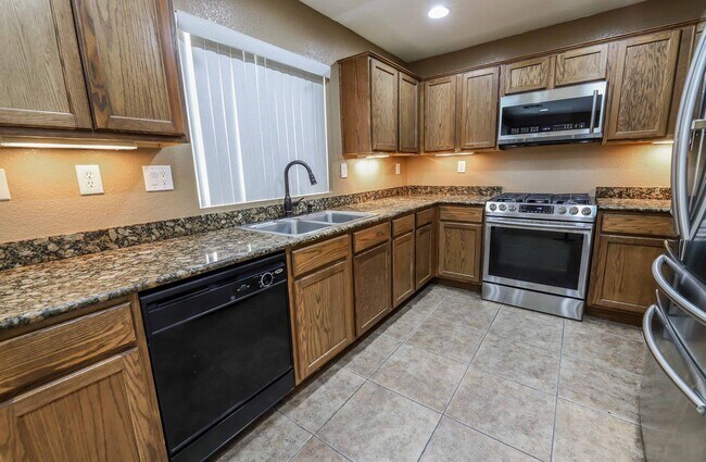 Building Photo - 7941 Alta Lima Valley Ct