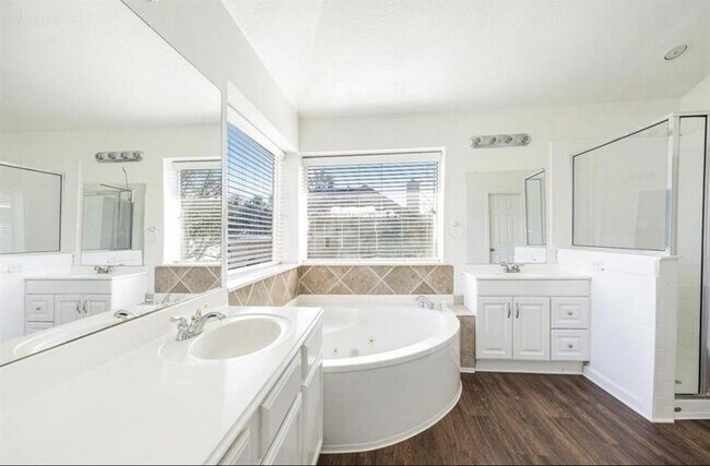 Building Photo - 17811 Scrub Oak Dr