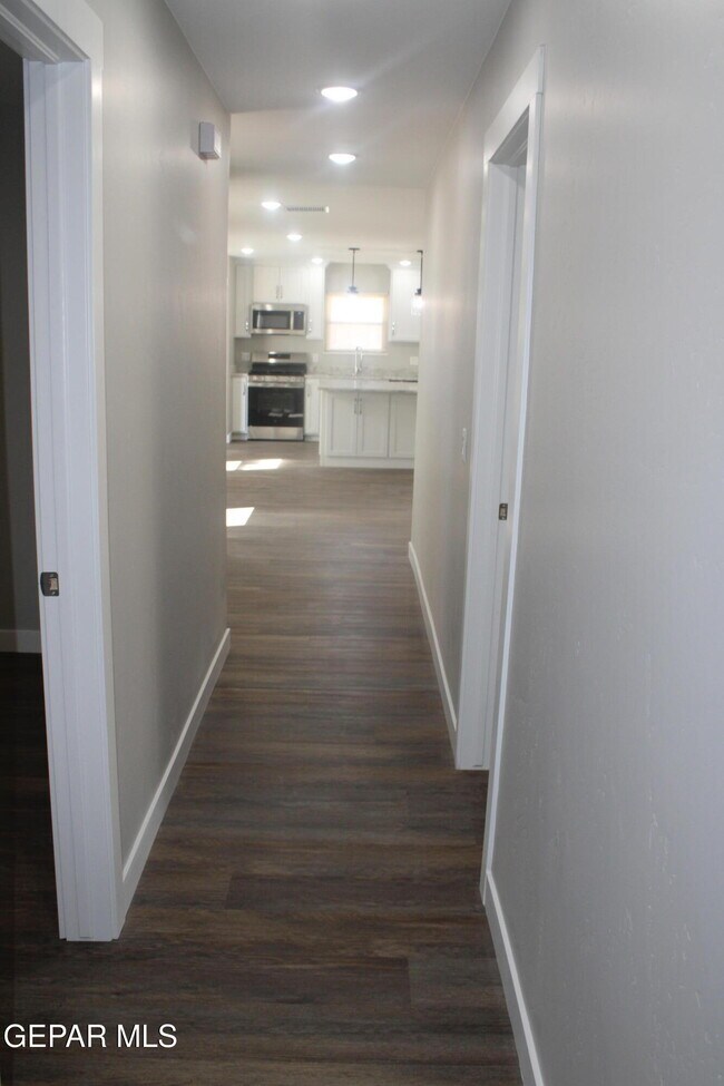 Building Photo - 3133 Fierro Dr