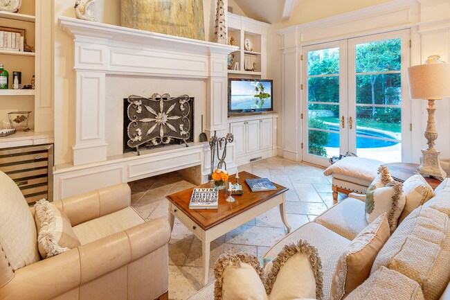 Building Photo - 525 S Westgate Ave