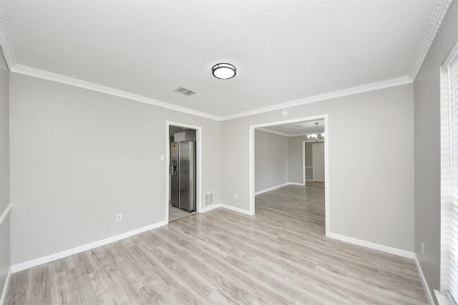 Building Photo - 7911 Pella Dr