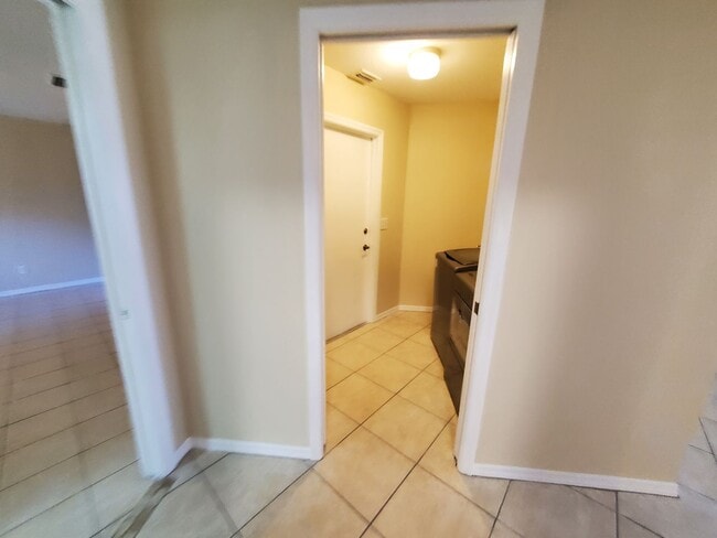 Building Photo - 1436 SE 33rd Terrace