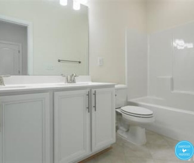 Building Photo - 2034 Chipley Dr