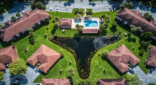 Building Photo - 9861 Three Lakes Cir