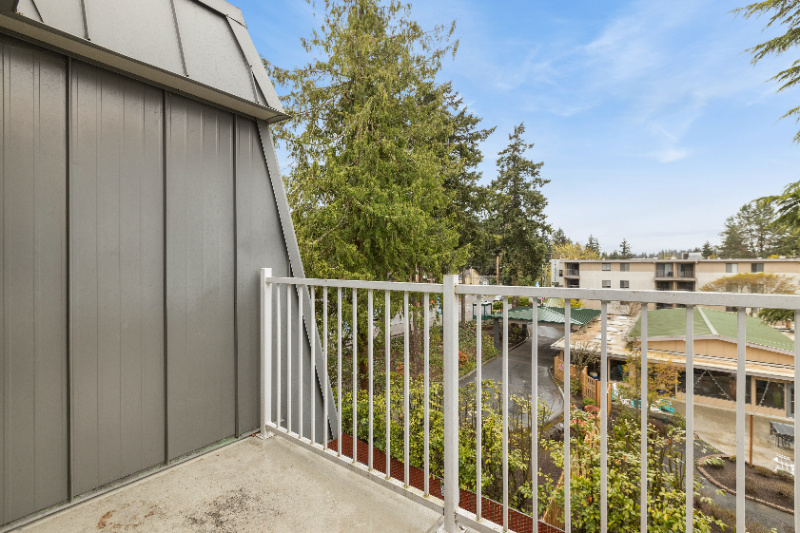 Building Photo - 11540 Pinehurst Way NE