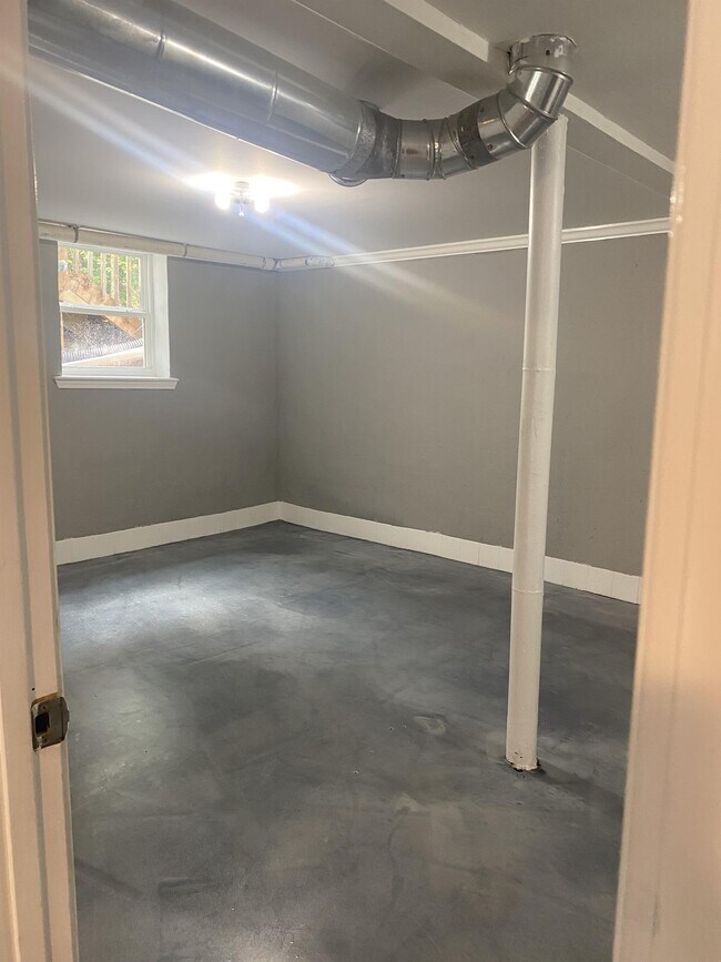 Building Photo - 14311 Veterans Memorial Hwy