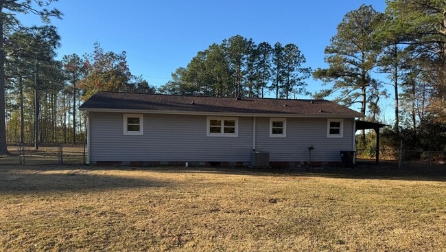 Building Photo - Cozy rural home