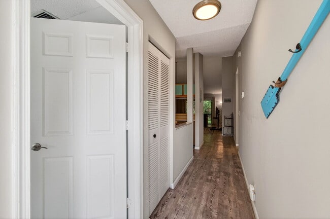 Building Photo - 460 Hardwood Pl