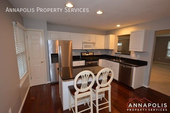 Building Photo - 546 Francis Nicholson Way