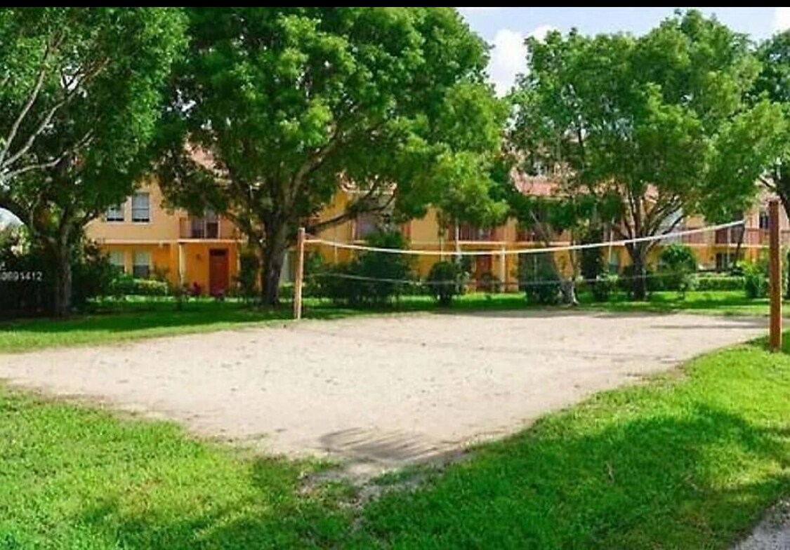 Building Photo - 1060 Crystal Way