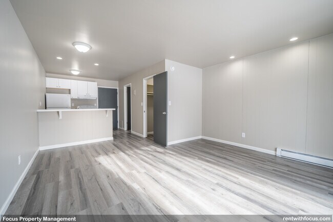 Building Photo - Fox Ridge