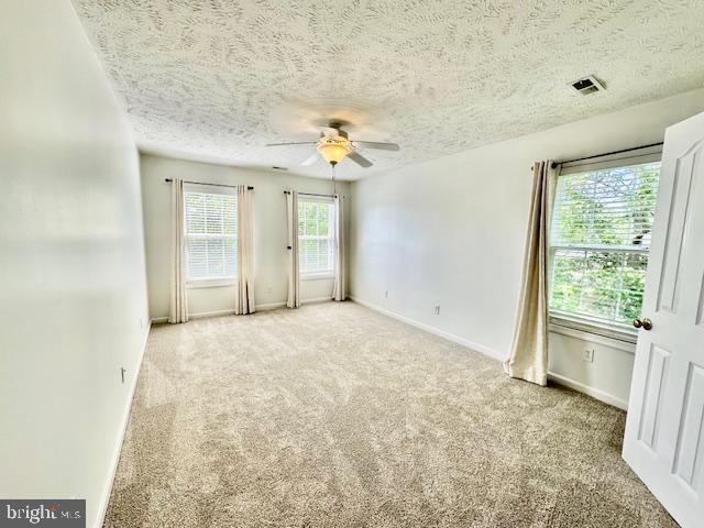 Building Photo - 700 S Lakeview Dr