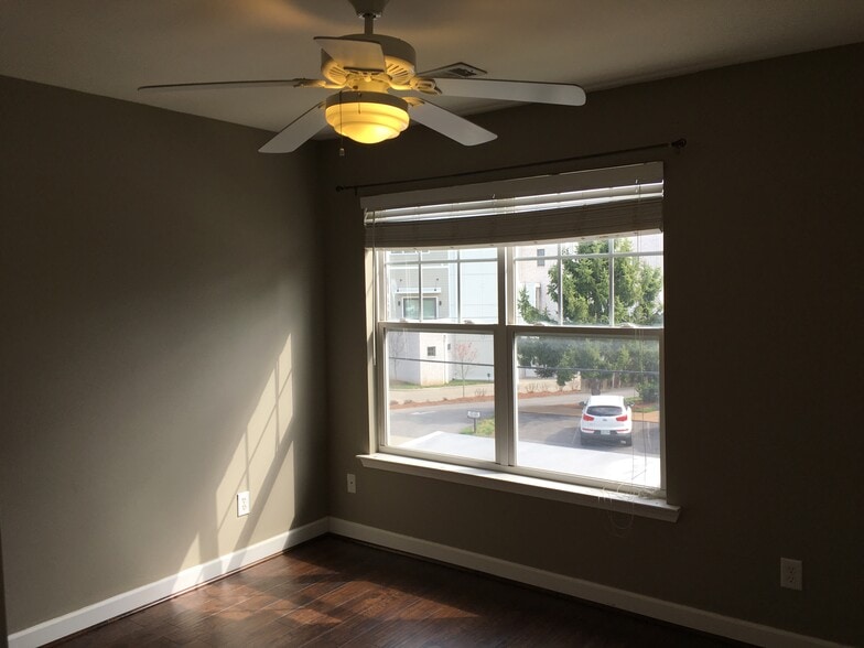 Building Photo - 2015B Beech Avenue