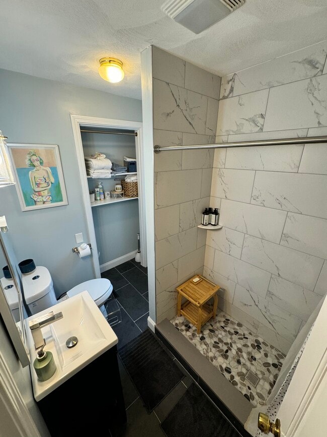 Building Photo - 95 Cherry St