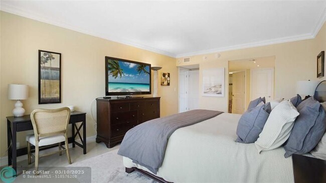 Building Photo - 3750 Galt Ocean Dr